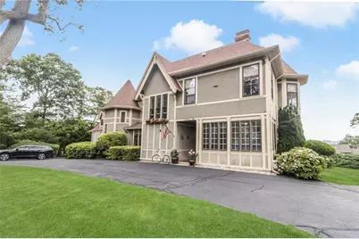 428 Gibbs Avenue #4, Newport, RI 02840 - Photo 2