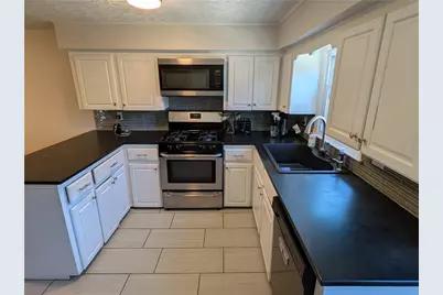 118 Center Avenue, Middletown, RI 02842 - Photo 6