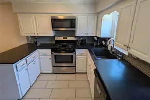 118 Center Ave, Middletown, RI 02842 - Photo 6