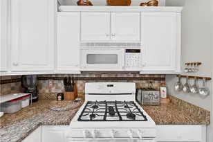 266 Scituate Ave, Cranston, RI 02921 - Photo 10