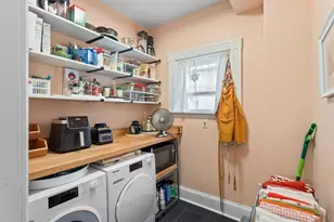 206 Rochambeau Ave, Providence, RI 02906 - Photo 28