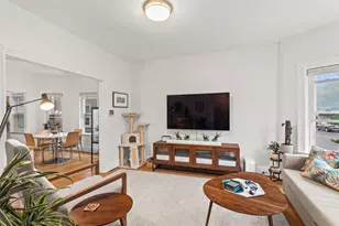 206 Rochambeau Ave, Providence, RI 02906 - Photo 6