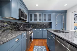 5 Tews Ct, Newport, RI 02840 - Photo 6