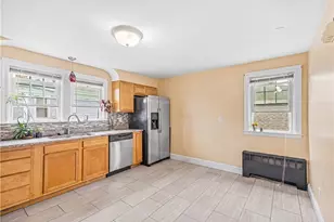 10 Booth Ave, Pawtucket, RI 02861 - Photo 26