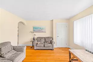 10 Booth Ave, Pawtucket, RI 02861 - Photo 16
