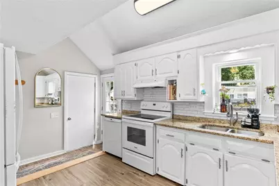 105 Ballston Avenue, Pawtucket, RI 02861 - Photo 8