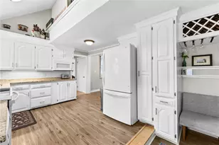 105 Ballston Ave, Pawtucket, RI 02861 - Photo 12