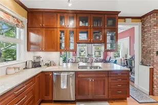 271 Highland Ave, Providence, RI 02906 - Photo 8