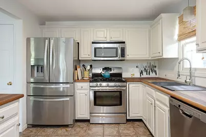 66 Center Avenue, Middletown, RI 02842 - Photo 8