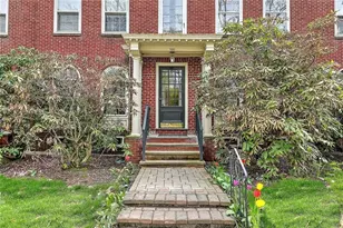 231 Doyle Ave, Providence, RI 02906 - Photo 2