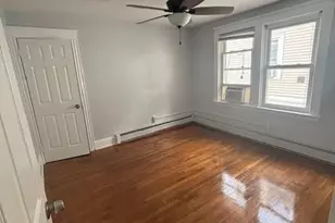 101 Rutherglen Ave, Providence, RI 02907 - Photo 8