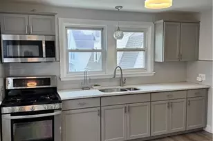101 Rutherglen Ave, Providence, RI 02907 - Photo 4