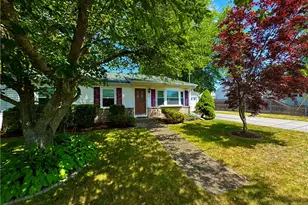 23 Edendale Dr, Lincoln, RI 02865 - Photo 4