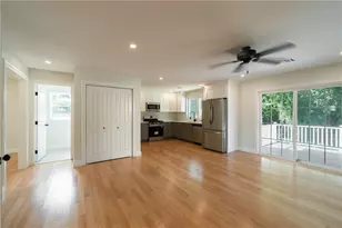 31 Tucker St, Warwick, RI 02886 - Photo 4