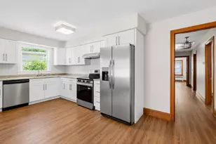 118 Summit Ave, West Warwick, RI 02893 - Photo 8