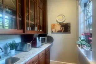 24 Walnut St, Pawtucket, RI 02860 - Photo 12