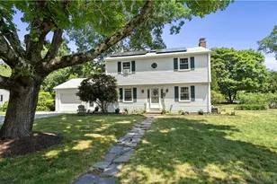 66 Oakdale Rd, North Kingstown, RI 02852 - Photo 2
