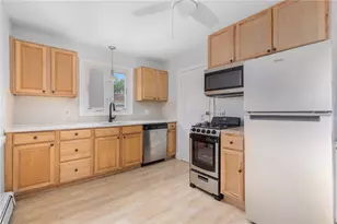 121 Bayview Ave, Bristol, RI 02809 - Photo 10