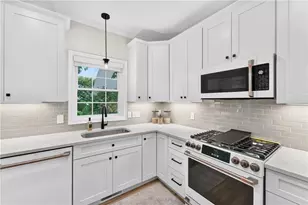 10 Abigale Ct, Coventry, RI 02816 - Photo 4