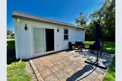 27 South Shore Road, Little Compton, RI 02837 - Photo 2