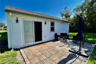 27 S Shore Rd, Little Compton, RI 02837 - Photo 2