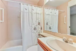 754 Williamsburg Cir, Warwick, RI 02886 - Photo 12