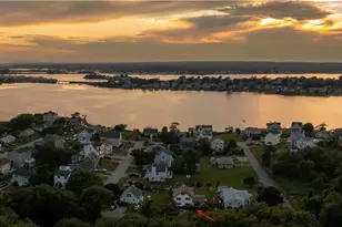 31 Crosshill Dr, Narragansett, RI 02882 - Photo 36