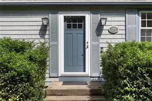 257 Shannock Rd, South Kingstown, RI 02879 - Photo 4