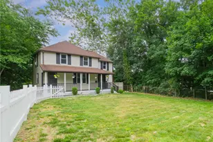 38 Padelford Ave, East Providence, RI 02915 - Photo 2