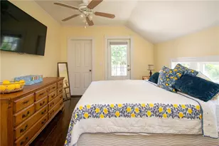 26 Carey St, Newport, RI 02840 - Photo 18