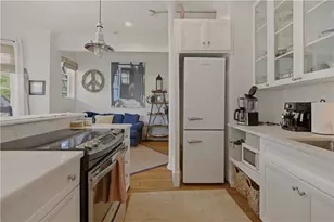 67 Perry St, Newport, RI 02840 - Photo 10