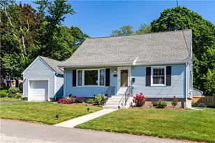 11 Bellevue Dr, Cranston, RI 02920 - Photo 4