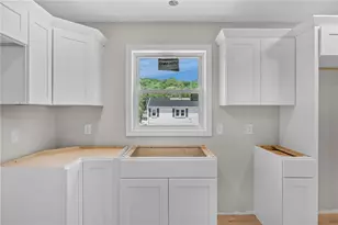 37 Murray St, Providence, RI 02909 - Photo 8