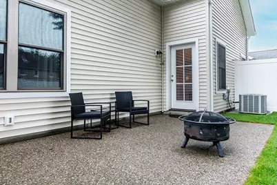 73 West Valley Circle, West Warwick, RI 02893 - Photo 4