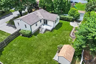 117 Larchmont Rd, Warwick, RI 02886 - Photo 2