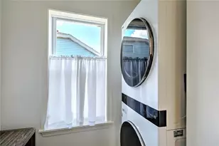 15 Bow St, Cranston, RI 02905 - Photo 28