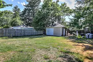 15 Bow St, Cranston, RI 02905 - Photo 36