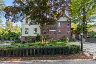 79 Clarendon Ave, Providence, RI 02906 - Photo 1