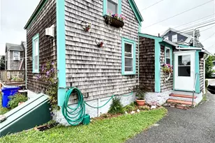 302 State St, Bristol, RI 02809 - Photo 4