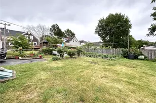 302 State St, Bristol, RI 02809 - Photo 6