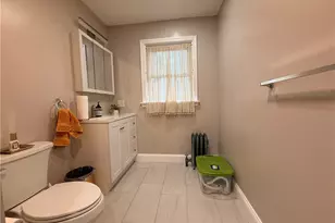 215 Rochambeau Ave, Providence, RI 02906 - Photo 16