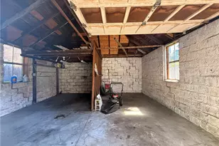 215 Rochambeau Ave, Providence, RI 02906 - Photo 36