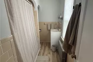 111 Cedar Ave, Portsmouth, RI 02871 - Photo 8