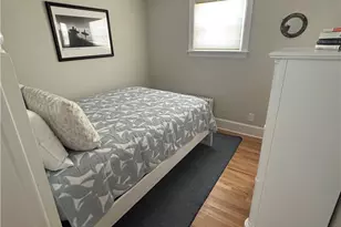 111 Cedar Ave, Portsmouth, RI 02871 - Photo 6