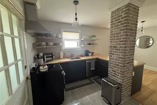 111 Cedar Ave, Portsmouth, RI 02871 - Photo 4