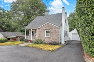 140 Lexington Ave, North Providence, RI 02904 - Photo 4