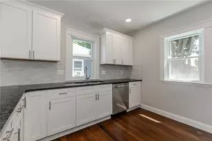 41 Wellesley Ave, North Providence, RI 02911 - Photo 22