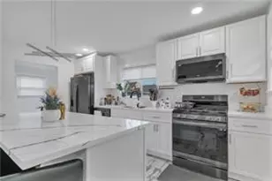 215 Kenyon Ave, Pawtucket, RI 02861 - Photo 4