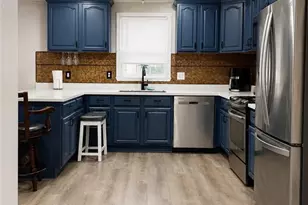 29 Grant St, Providence, RI 02909 - Photo 6