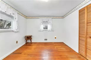 22 Hagerstown Rd, Warwick, RI 02886 - Photo 18